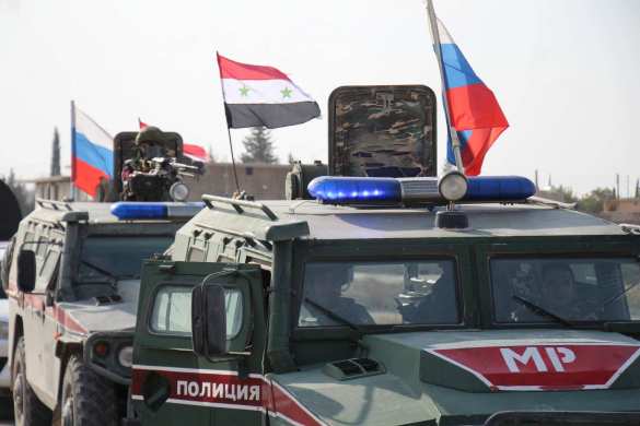 Военные РФ взяли под контроль покинутый американцами аэродром в Сирии | Русская весна