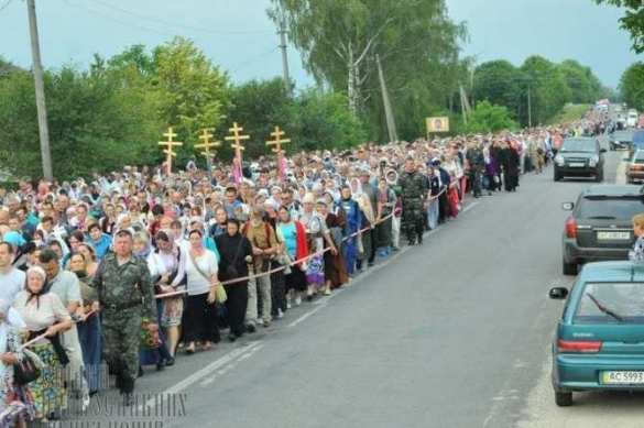 Крестному ходу за мир на Донбассе запретили входить в Борисполь | Русская весна