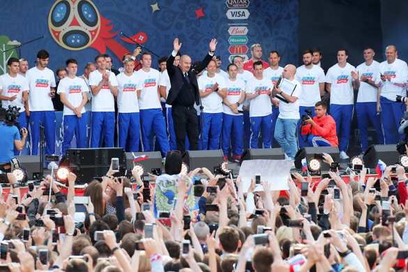 «Единое целое со страной!» — футболисты российской сборной встретились с болельщиками (ФОТО, ВИДЕО) | Русская весна