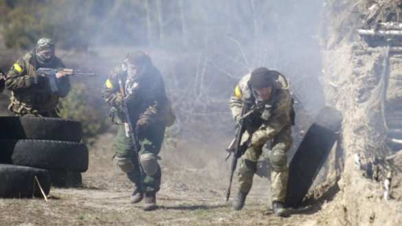 Съемочная группа РЕН ТВ попала под мощный обстрел украинских военных (ВИДЕО) | Русская весна