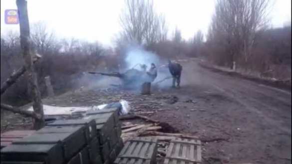 Ночью на окраинах Донецка вспыхнули бои, артиллерия ВСУ нанесла удары по позициям ополчения | Русская весна