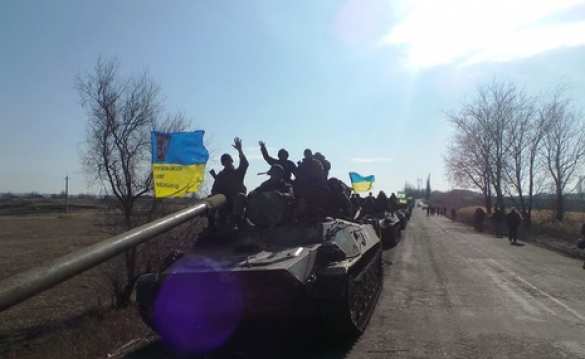 Прогресса по отводу вооружений нет, технику отводит только ДНР, — Захарченко | Русская весна