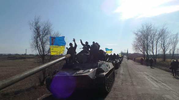 ВСУ и «Правый сектор» перебросили танки и тяжелую артиллерию к линии фронта, — разведка ДНР | Русская весна