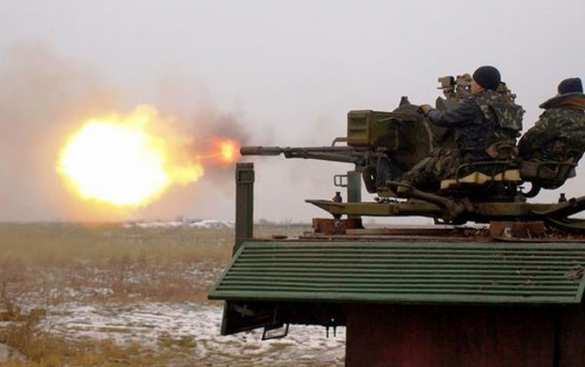 Хроника 7 апреля: день годовщины ДНР украинские каратели «отметили» попыткой танкового прорыва в аэропорт и многочисленными обстрелами | Русская весна