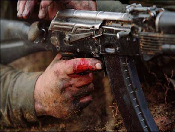 Жуткие кадры из Рубежного: удар ВСУ убил бежавших из опасной зоны людей (ВИДЕО 18+) | Русская весна