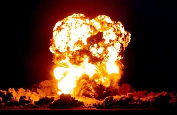 МОЛНИЯ: мощнейший взрыв в Алеппо — подорван склад оружия боевиков | Русская весна