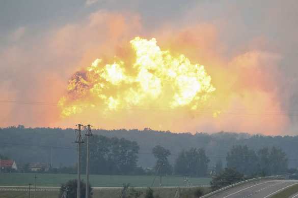 СРОЧНО: На арсенале в Калиновке вновь гремят взрывы (+ВИДЕО) | Русская весна