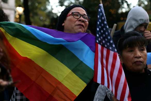 Кто митингует против Трампа: мужчины в розовом, женщины в костюмах половых органов и Джон Керри (ФОТО 18+) | Русская весна