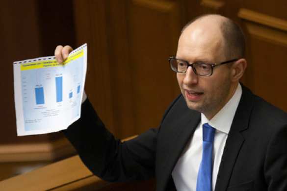 Яценюк предложил урезать соцвыплаты ради военных расходов | Русская весна