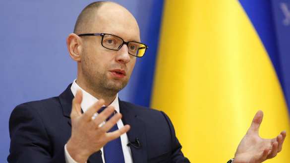 Наша служба и опасна и трудна: Яценюк за 2 года премьерства получил грыжу  | Русская весна