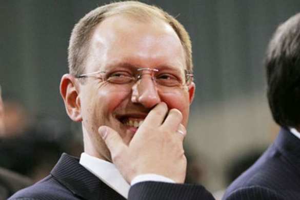 Премьер Яценюк за январь заработал в Кабмине 6 640 грн (15 936 руб) | Русская весна