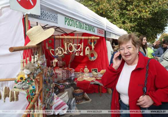 Голодные украинцы смели всё съестное на ярмарке белорусских товаров (+ВИДЕО, ФОТО) | Русская весна