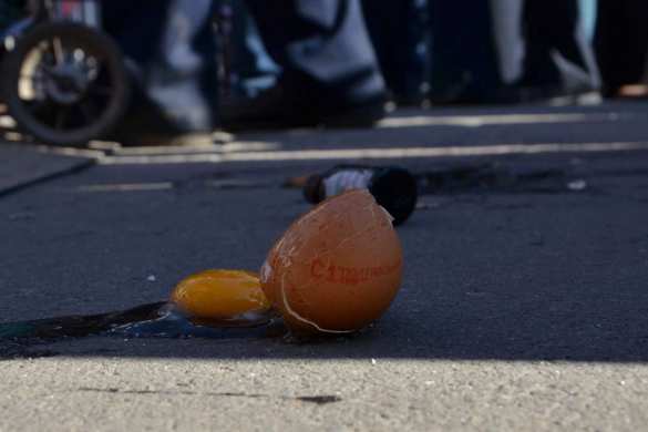 Яичная война: Цыгане, нанятые израильтянином, напали на офис одесских неонацистов (ФОТО, ВИДЕО) | Русская весна