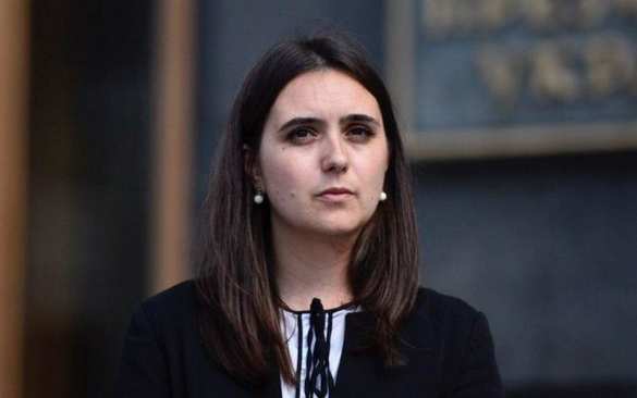 Пресс-секретарь Зеленского поскандалила с известным зарубежным экономистом, тот требует извинений | Русская весна