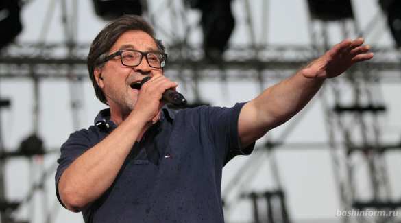 Немцы, не бойтесь: Юра-музыкант пригласил всех в Россию на футбол | Русская весна