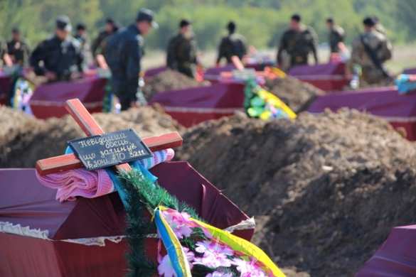 Возле Запорожья похоронили 57 неопознанных бойцов, погибших на Донбассе (ФОТО) | Русская весна