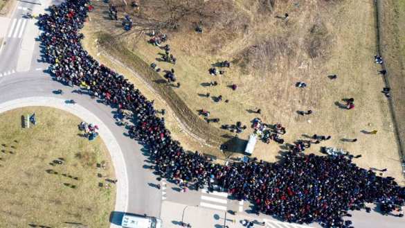 Подтянуть войска и отправить в лагеря: украинцы боятся возвращения домой тысяч заробитчан из Польши (ФОТО, ВИДЕО) | Русская весна