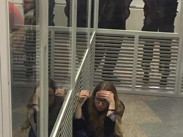 Неонацистку Заверуху из суда отправили в больницу | Русская весна