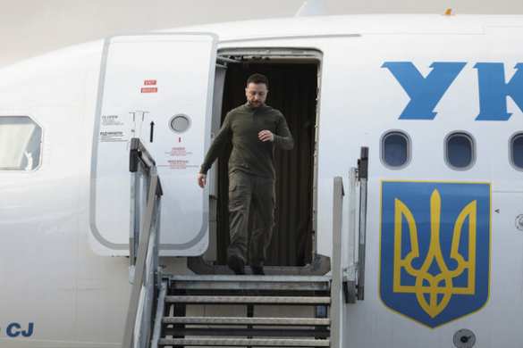 «Welcome to London»: Зеленского вновь никто не встретил у трапа самолёта (ВИДЕО) | Русская весна