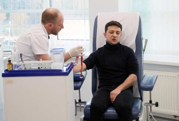 Кровь у Зеленского брал актёр «Сватов» и повар-любитель (ФОТО, ВИДЕО) | Русская весна