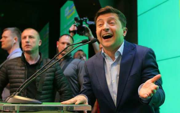 Зеленский взорвал Сеть своей «работой» почтальоном (ФОТО, ВИДЕО) | Русская весна