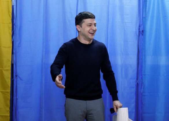 МОЛНИЯ: Зеленский вырывает победу у Порошенко | Русская весна