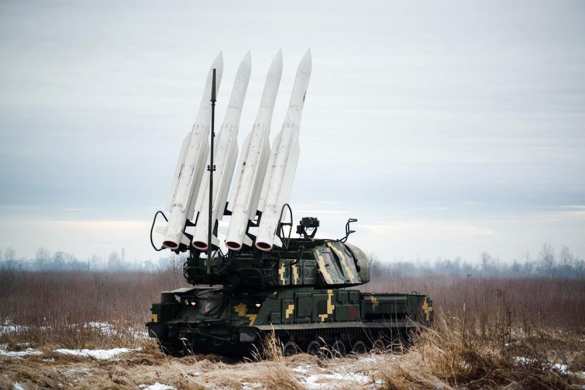 ВСУ разместили зенитный ракетный комплекс во дворе жилого дома | Русская весна