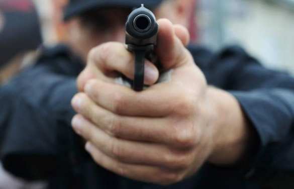 Мужчина расстрелял охранника полтавского кафе за то, что тот не дал ему сходить в туалет (ВИДЕО) | Русская весна