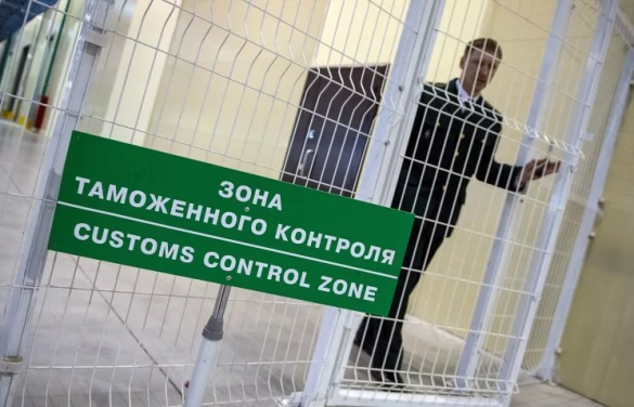 Путешествие по железной дороге из России на Украину и обратно: что везут, о чём говорят (ФОТО) | Русская весна